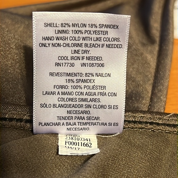 Mossimo Bikini top Size Medium with a back Tie - Picture 7 of 7